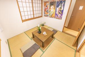 an overhead view of a room with a table at TokyoTokyo in Wada
