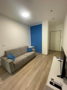 Μια τηλεόραση ή/και κέντρο ψυχαγωγίας στο Appartamenti Miresole Nicomare