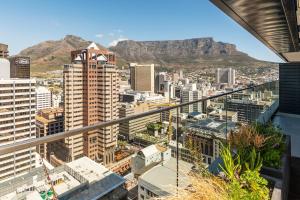 En generel udsigt til bjerge eller udsigt til bjerge taget fra lejligheden