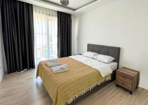 Postel nebo postele na pokoji v ubytování Luna Villa by HolidayKeys + 14 fotografií