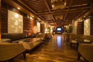 Area lounge atau bar di The Fern, Jaipur