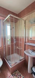 Koupelna v ubytování Słoneczny Brzeg + 41 fotografií