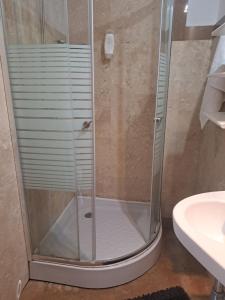 Ένα μπάνιο στο CASA DOBRE