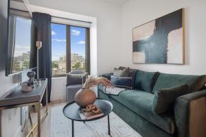 Χώρος καθιστικού στο Luxury Apartments by Hyatus at Boston Cambridge