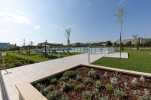 a park with a picnic table and a playground at Be Casa Alcobendas in Alcobendas +107 photos