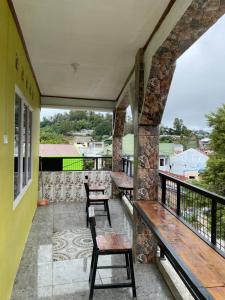 Billede fra billedgalleriet på WISMA SUNRISE GUEST HOUSE 10 minutes by walking to the big fruit market in Berastagi i Berastagi + 87 billeder