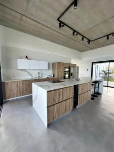 Fotografie z fotogalerie ubytování Havre de paix luxueux avec vue mer imprenable v destinaci Dumbéa