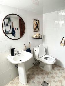 Ένα μπάνιο στο 부산 2층 Qstay Loft