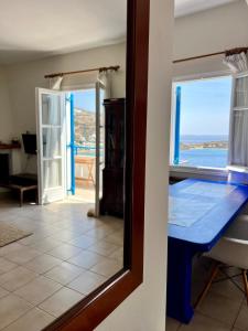 a room with a view of the ocean at Theros (Θέρως) in Batsi +31 photos