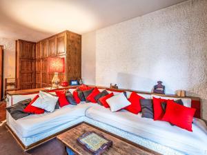 Postel nebo postele na pokoji v ubytování Apartment Pino Bianco by Interhome