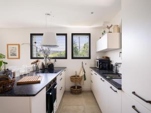 Η κουζίνα ή μικρή κουζίνα στο Holiday Home Ker Maria by Interhome