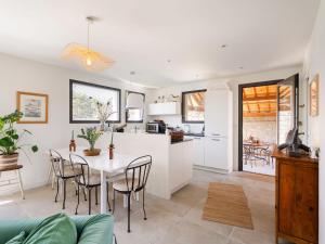 Η κουζίνα ή μικρή κουζίνα στο Holiday Home Ker Maria by Interhome