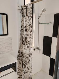Un baño de Rose villa