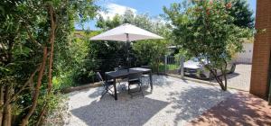 Κήπος έξω από το Lucca's Green Gem Home