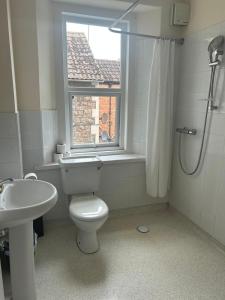 Un baño de The Beach Weston