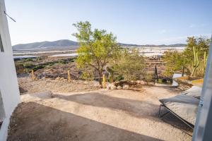 Příroda nedaleko venkovského domu