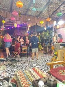Επισκέπτες που μένουν στο Tamcoc Backpackers Hostel Homestay