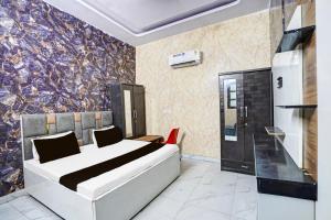 Φωτογραφία από το άλμπουμ του Hotel O Royal vaid G Guest House σε Pilkhua