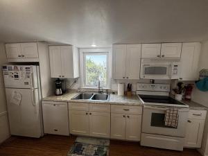 Gallery image of Pet Friendly Wifi Beach Badges Beach Chairs Balcony Bayview Deckkeurig Handicap Access Elevator Os Streaming Tv in Brant Beach