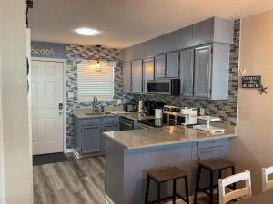 Dapur atau dapur kecil di Lani Kai Village 118 by ALBVR - Great location, space and rates! Book today!!!