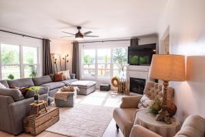 Posezení v ubytování Sunset Oasis - PrivateDock - Sleeps8