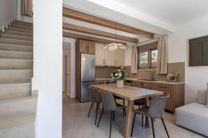 Kuchyň nebo kuchyňský kout v ubytování Imbros Villas I "Free" Heated Pools in mountains! + 54 fotografií