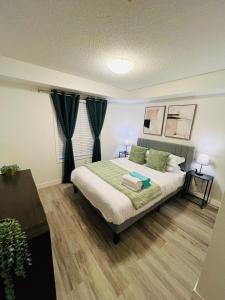 Gallery image of Mordern 2BedRoom Downtown Apt with Free Parking & Wifi in Edmonton