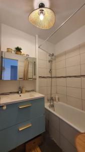 Gallery image of Spacieux T2 / verdure à Paris en 15min in Rueil-Malmaison