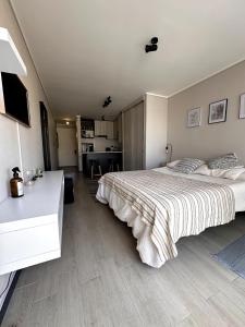 Gallery image of Departamento estudio con terraza vista al mar in Valparaíso
