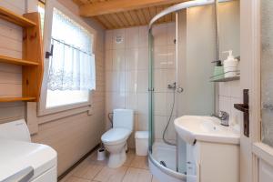 Koupelna v ubytování Domki Letniskowe Neptun