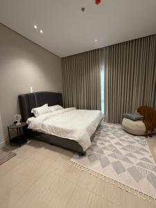 Postel nebo postele na pokoji v ubytování Entire Modern and comfy Apt + 6 fotografií