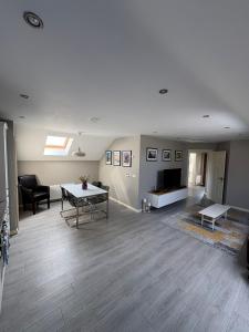 Postel nebo postele na pokoji v ubytování Modern Country Loft, Ballymena
