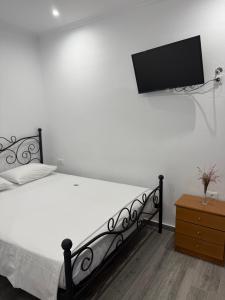 Gallery image of Vironas Hotel in Himare