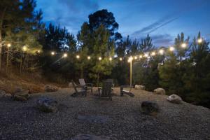 Zahrada ubytování Idyllic Retreat with Epic Views - Hot Tub - Fire Pit