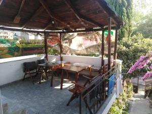 Κήπος έξω από το Villa DUDA rooms