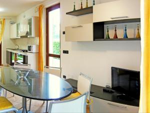 Gambar di galeri bagi Holiday Home Bardolino with Pool near Lake di Bardolino