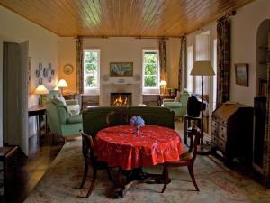 Et opholdsområde på Villa Getaway in Santo António da Serra