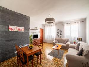 Μια τηλεόραση ή/και κέντρο ψυχαγωγίας στο Holiday Home Los Silos near Playa La Caleta