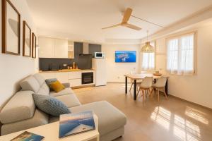 Kuchyň nebo kuchyňský kout v ubytování MobyDick, central, Walk to the Beach, Private Parking