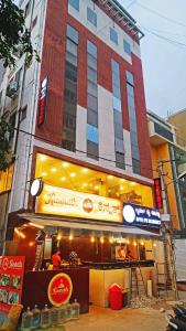 Σούπερ μάρκετ ή άλλα καταστήματα σε αυτό το ξενοδοχείο ή εκεί κοντά +23 φωτογραφίες