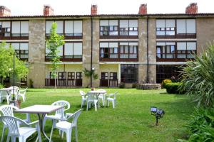 Vonkajšia záhrada v ubytovaní Hotel Termas de Liérganes