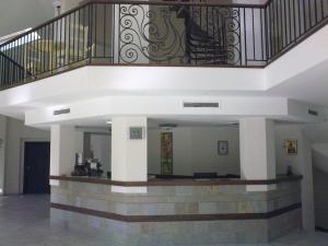 Ο χώρος του λόμπι ή της ρεσεψιόν στο Spa Hotel Planinata +25 φωτογραφίες