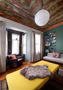 Et opholdsområde på 3 Bedroom, 2 Bathroom Fully Equipped House