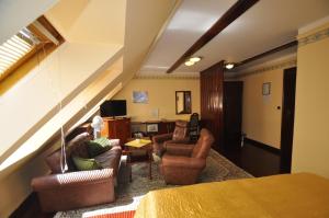 Area lounge atau bar di Hotel Barbakan