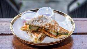 Φαγητό σε αυτό το δωμάτιο σε οικογενειακή κατοικία ή κάπου εκεί κοντά +28 φωτογραφίες