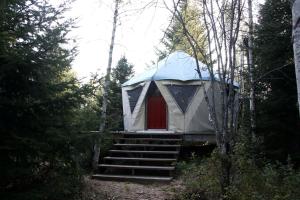 Φωτογραφία από το άλμπουμ του Yurt Nestled in Nature on Community in Nova Scotia, Canada σε South Maitland