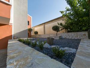 Κήπος έξω από το Melisma 2 Cosy Residence Home SH