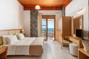 Et tv og/eller underholdning på Almare Seaside Studios Valtos Parga