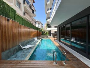 Πισίνα στο ή κοντά στο Luxury Holiday Apt in the Town