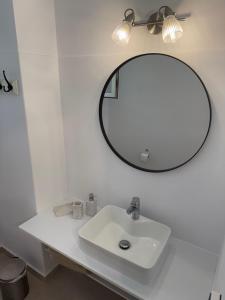 Ένα μπάνιο στο Villa Rizia +65 φωτογραφίες
